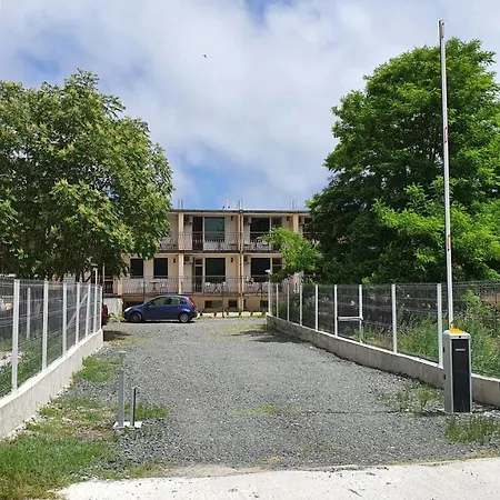 Хотел чар 2*