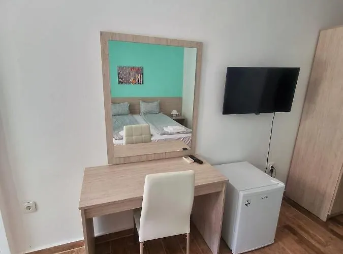 Хотел чар 2*